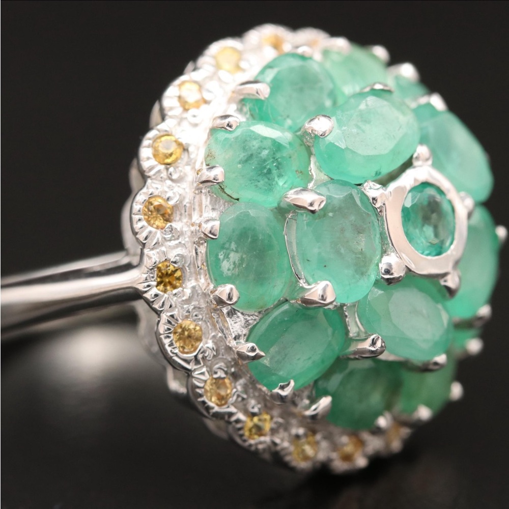 Beautiful Cocktail Ring - Picture 2 of 7